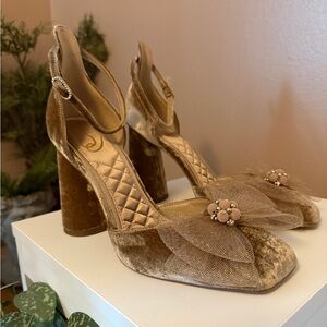 Sam Edelman Women's Colter Two-Piece Embellished Bow Pumps Champagne